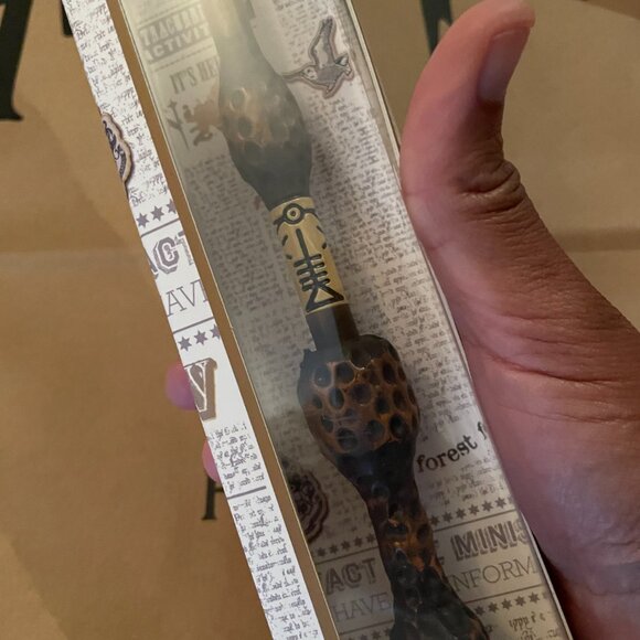 Harry Potter. The Elder Wand Replica & HUFFLEPUFF Ceramic Mug Saucer Set. Miniso - Picture 7 of 10